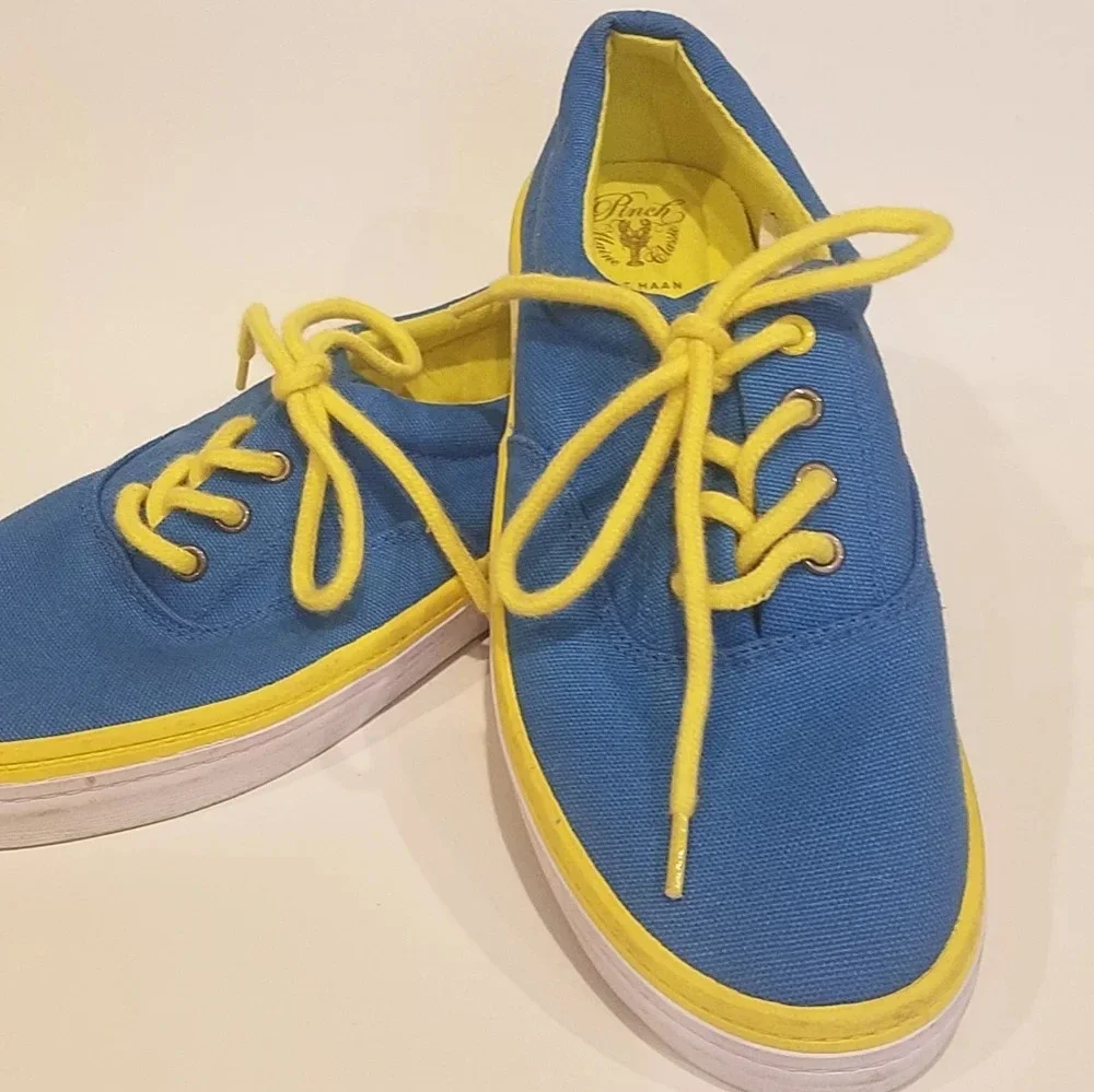 Cole Haan Pinch canvas  Boys moccasins  sz.4,5
